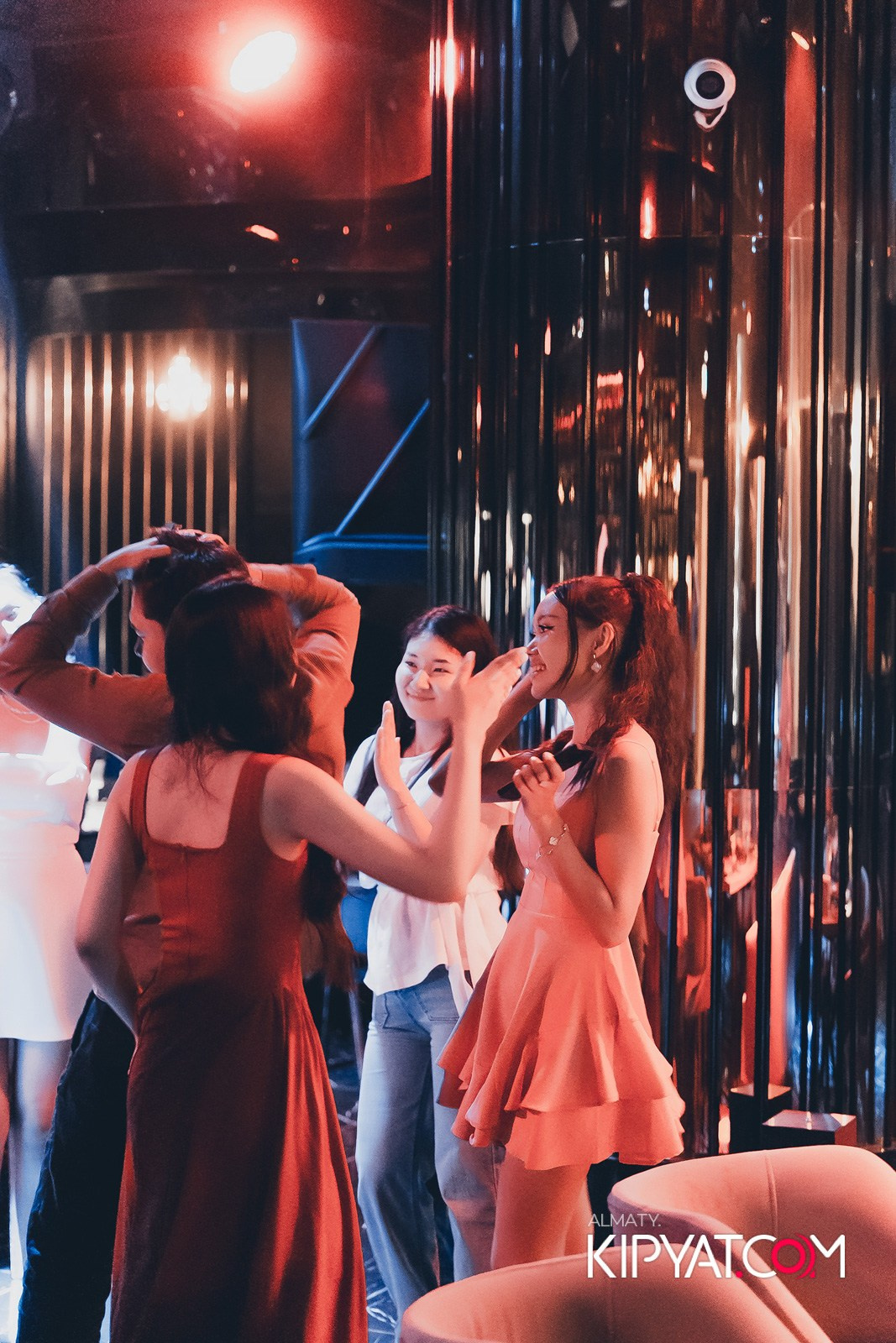 MOOD KARAOKE & TERRACE. КИПЯТКОМ АЛМАТЫ!
