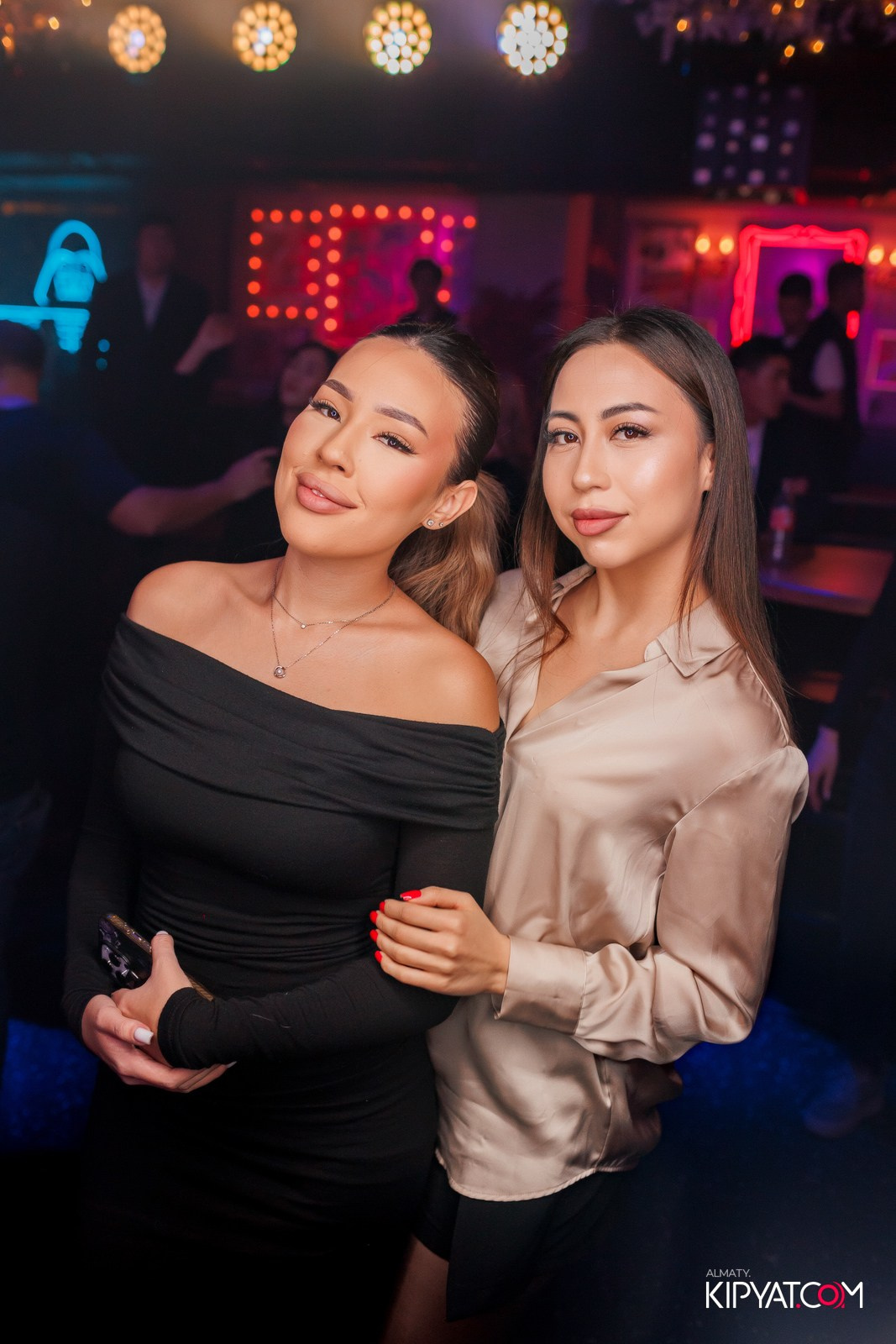 FITNESS ЁЛКА в ночном клубе SANTA BARBARA. КИПЯТКОМ АЛМАТЫ!