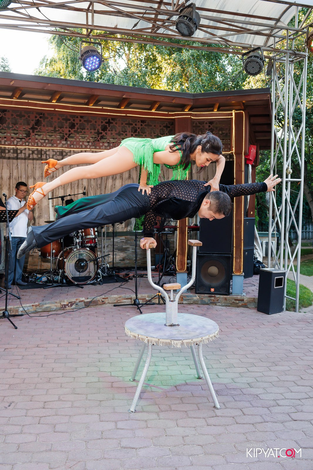 РЕСТОРАН УЧ ЛЯГАН. КИПЯТКОМ АЛМАТЫ!