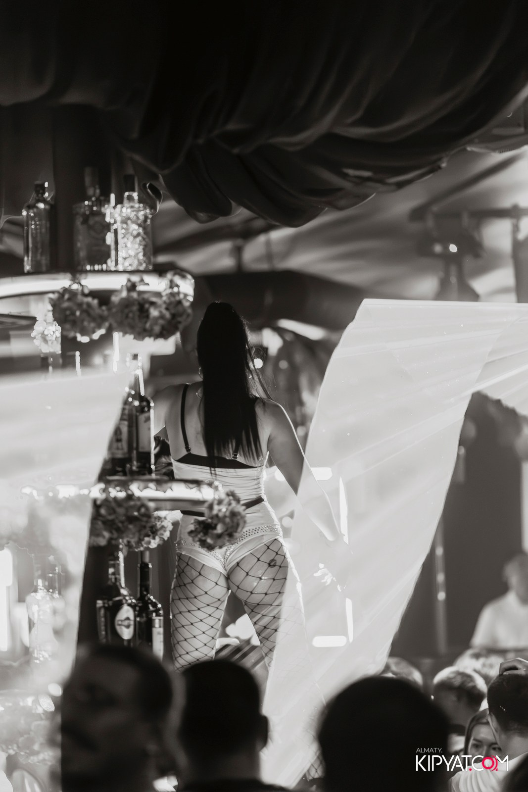 UYAT EMES BAR. КИПЯТКОМ АЛМАТЫ!