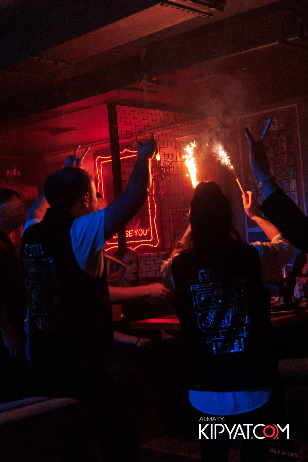 КОНЦЕРТ ГРУППЫ HIFI SANTA BARBARA. КИПЯТКОМ АЛМАТЫ!