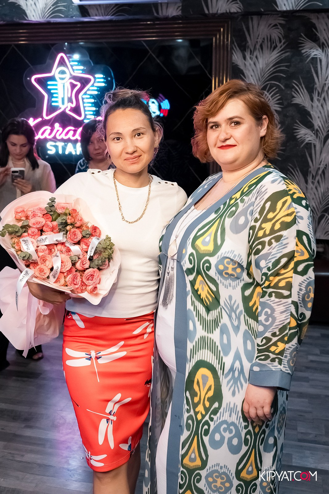 КАРАОКЕ РОЯЛЬ COSMO. КИПЯТКОМ АЛМАТЫ!