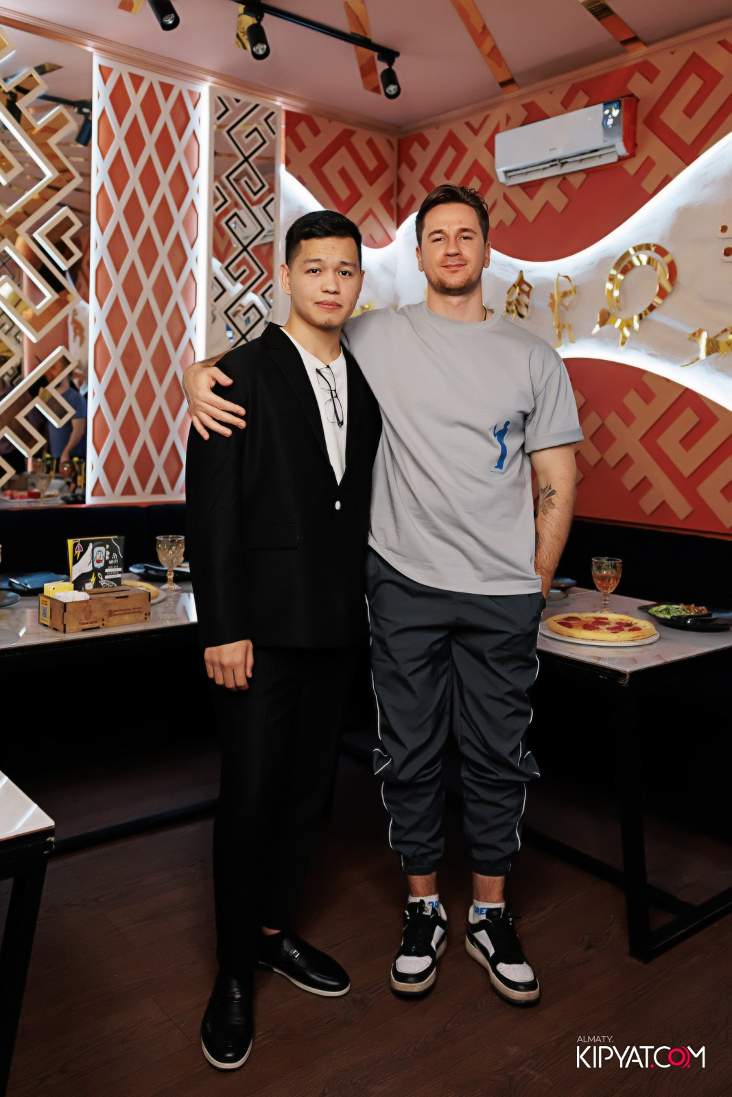 УХО И МЕДВЕДЬ НА ГАГАРИНА. КИПЯТКОМ АЛМАТЫ!