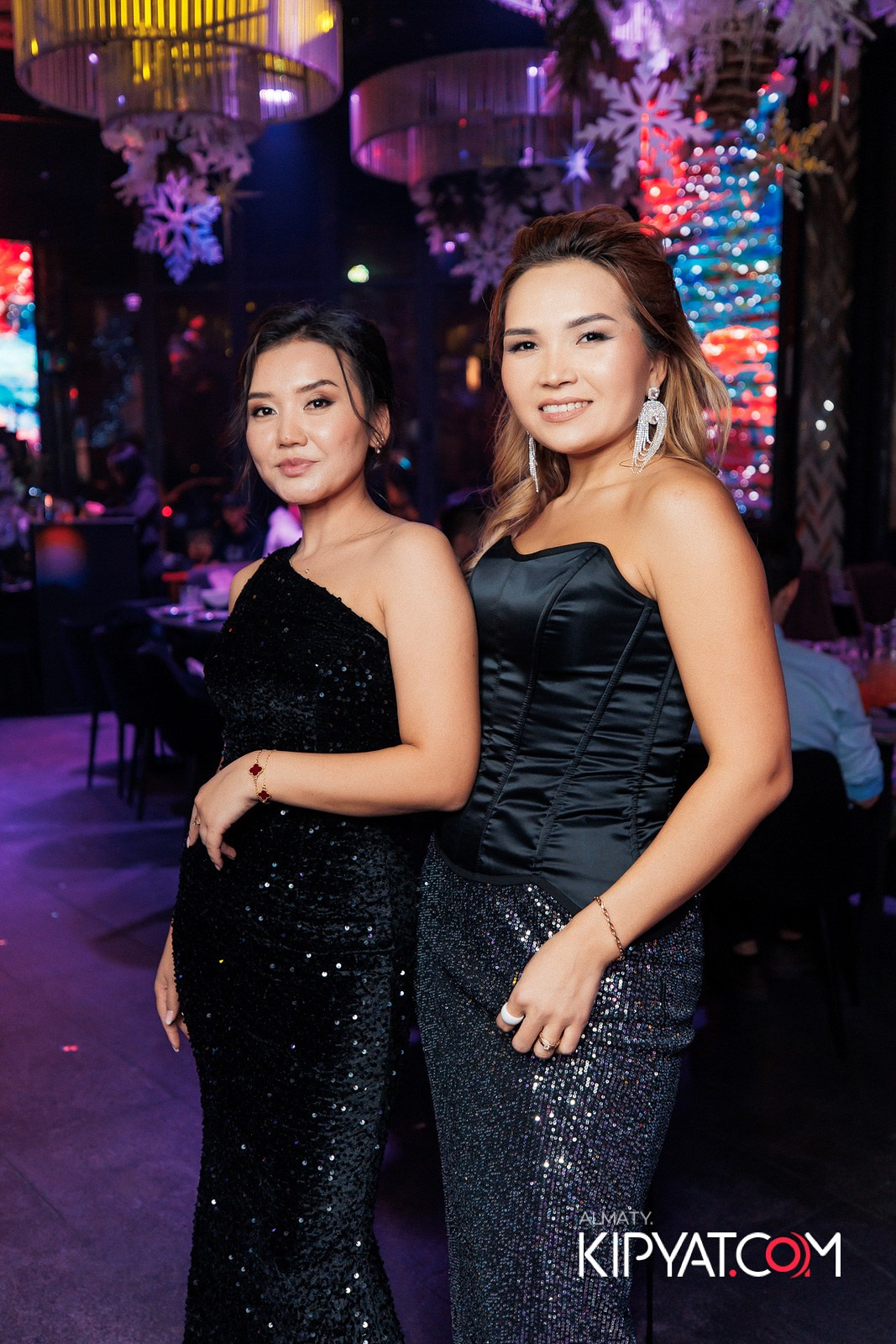 FRIENDS BAR & TERRACE. КИПЯТКОМ АЛМАТЫ!