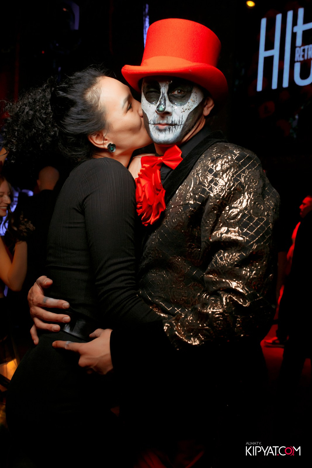 БАЛ НЕЧИСТИ В HIT RETRO. КИПЯТКОМ АЛМАТЫ!