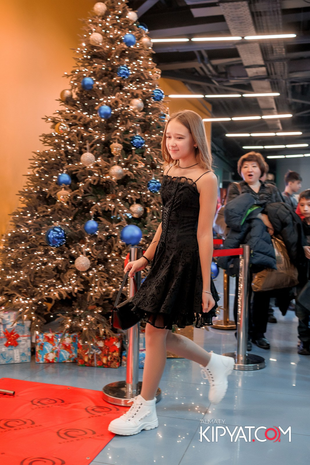 ПРЕЗЕНТАЦИЯ 8 ГРУППЫ КИНОПРОЕКТА «STARBALALAR». КИПЯТКОМ АЛМАТЫ!