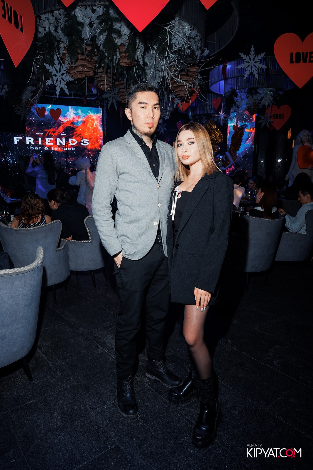 FRIENDS BAR & TERRACE. КИПЯТКОМ АЛМАТЫ!