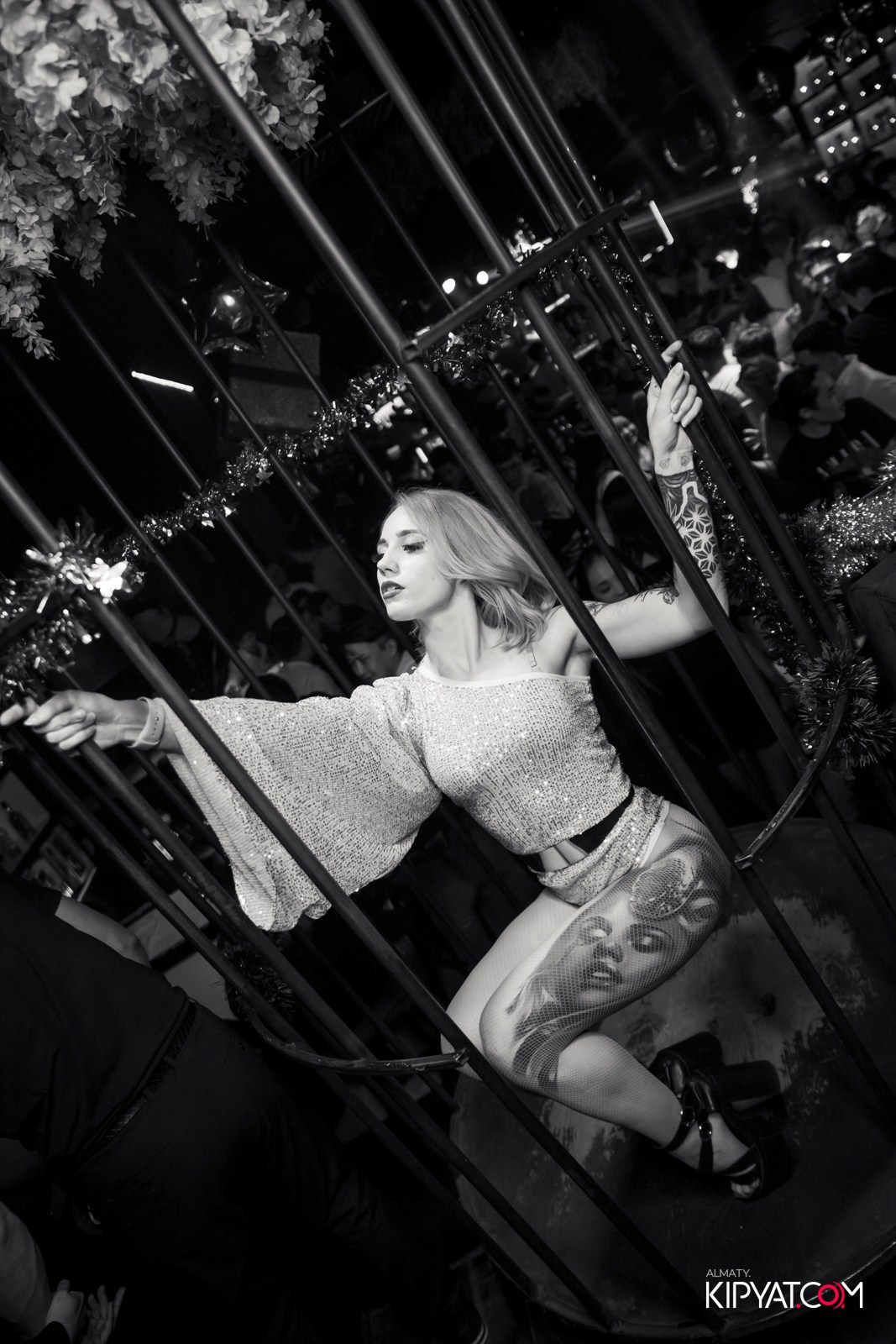 UYAT EMES BAR. КИПЯТКОМ АЛМАТЫ!