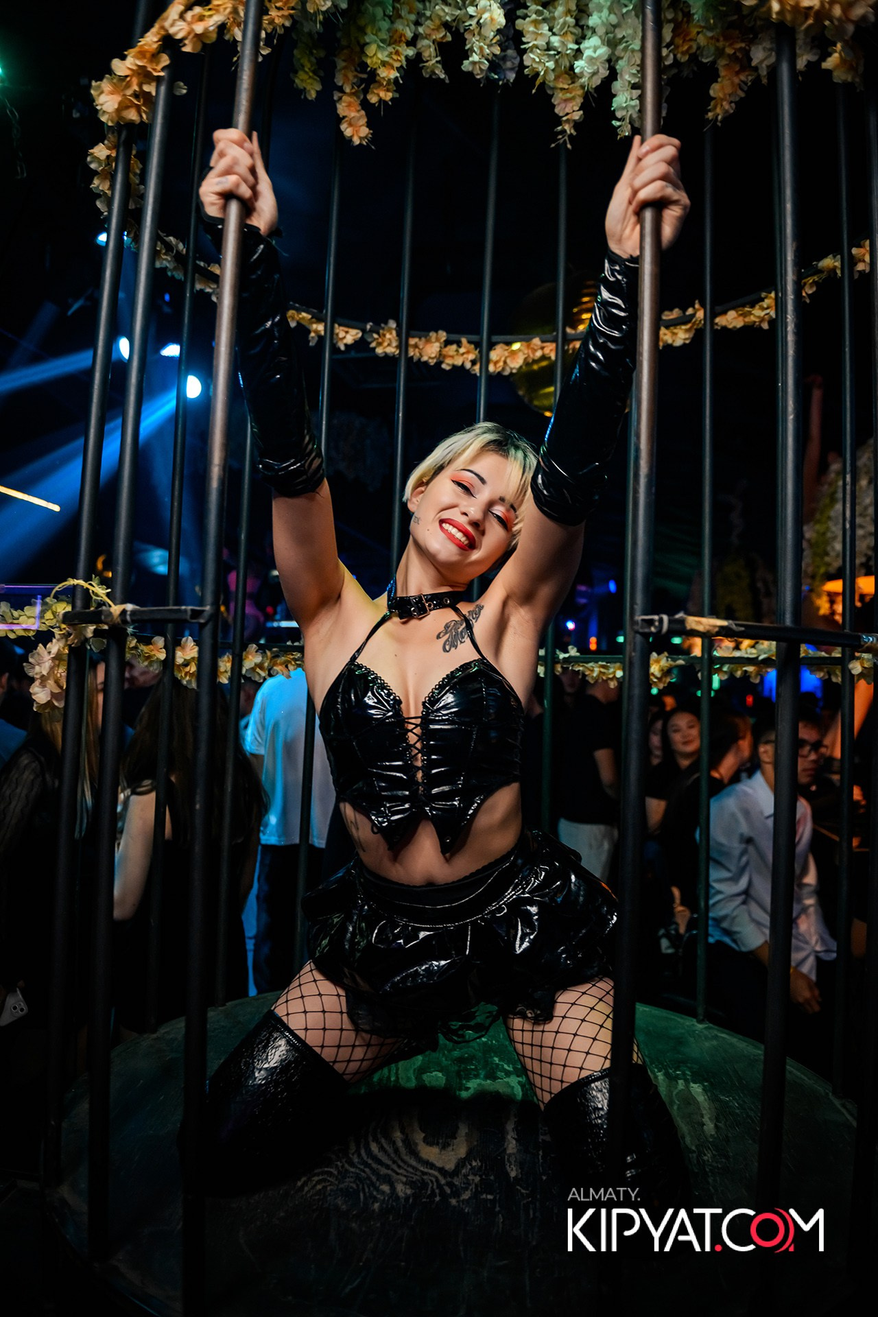 UYAT EMES BAR. КИПЯТКОМ АЛМАТЫ!