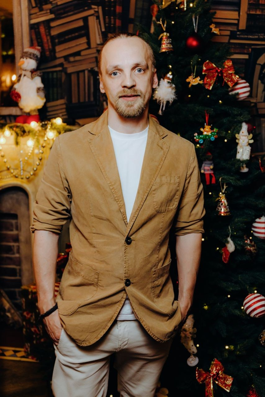 Ведущий + диджей + флейринг-шоу на выпускной вечер и другие праздники для молодёжи и подростков