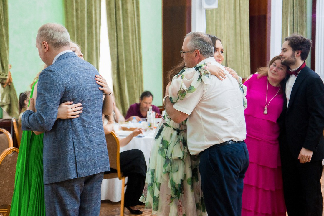 Выпускной в гимназии «Василиада». Репортажный фотограф Борис Геер