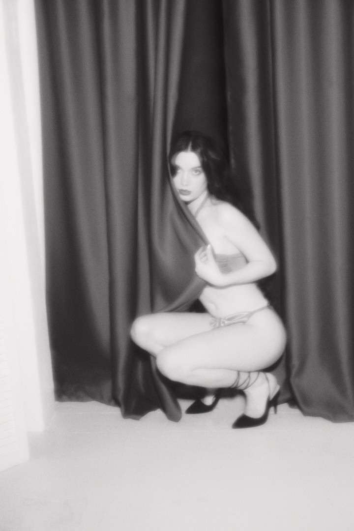 Home Video for Sweet Valentine. Fashion Photographer Oxana Chernomorets