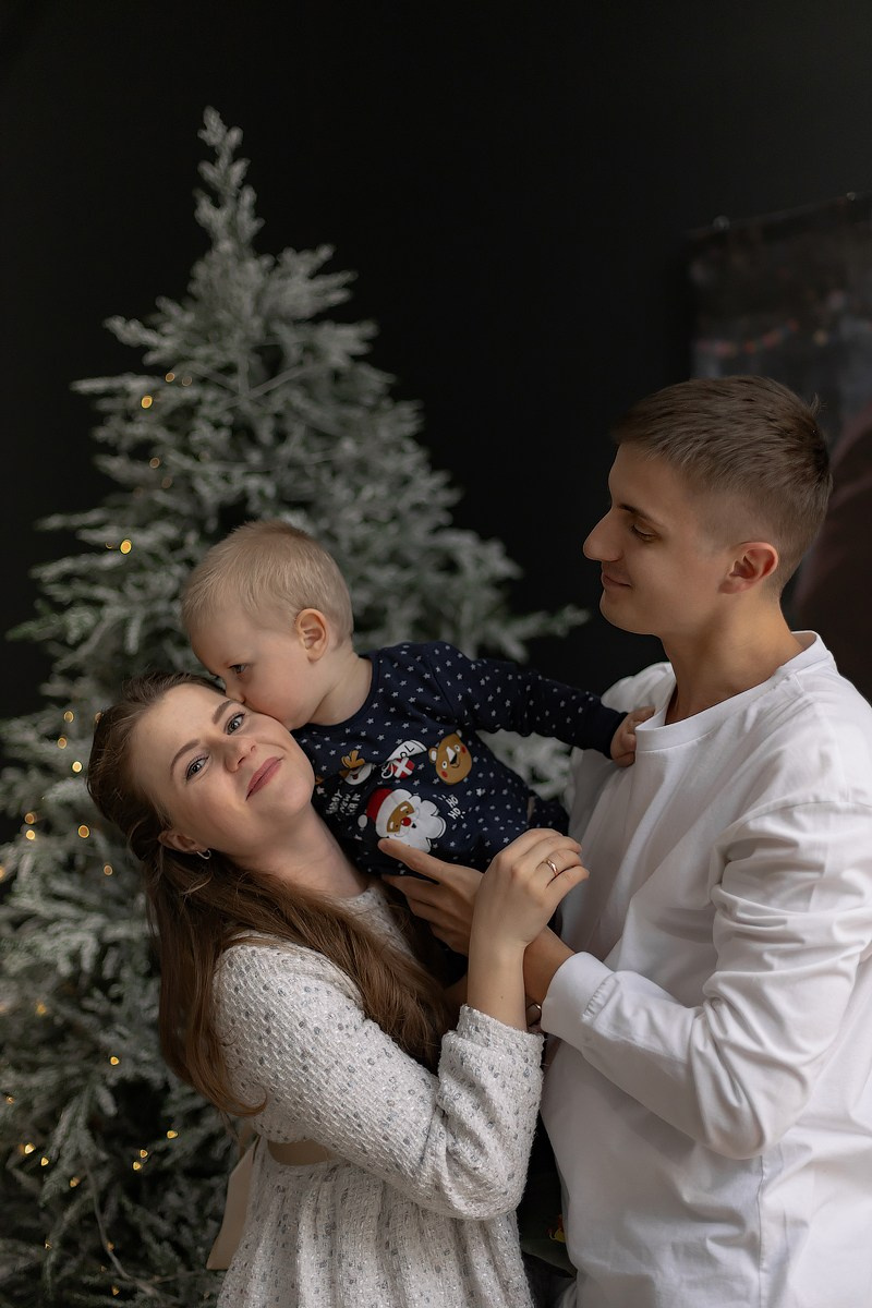 Ира и Артём с сыночком Тёмой. Семейный и детский фотограф в Москве Артём Жигурс