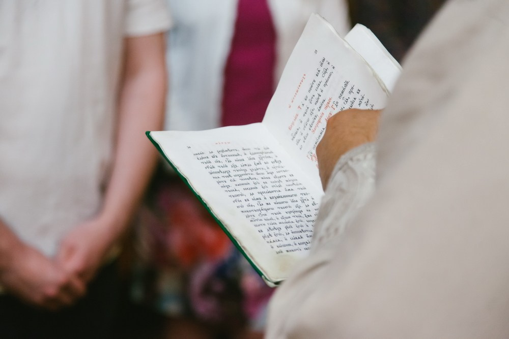 Крещение Церковь Иконы Божией Матери Казанской. Вырица. Фотограф на крещение в Санкт Петербурге