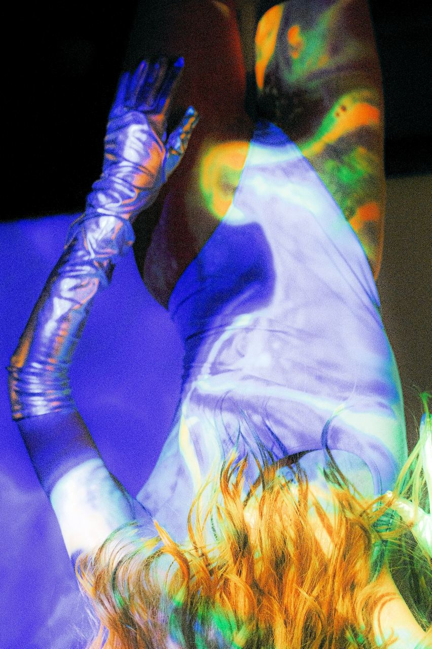 Spaceship V. Софа Катастрофа, Одичание. фотохудожница, креативный продюсер, автор. Nude, eros, портретный фотограф