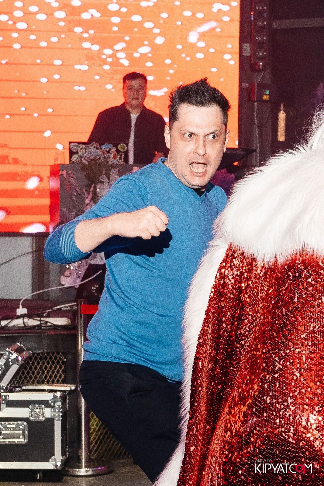 FRIENDS BAR & TERRACE. КИПЯТКОМ АЛМАТЫ!