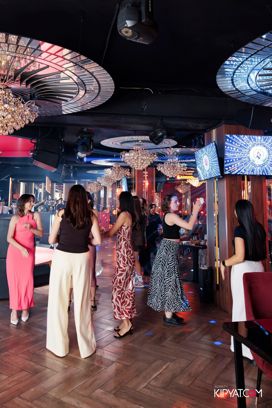 ЗАЯ, НА БИС. КИПЯТКОМ АЛМАТЫ!