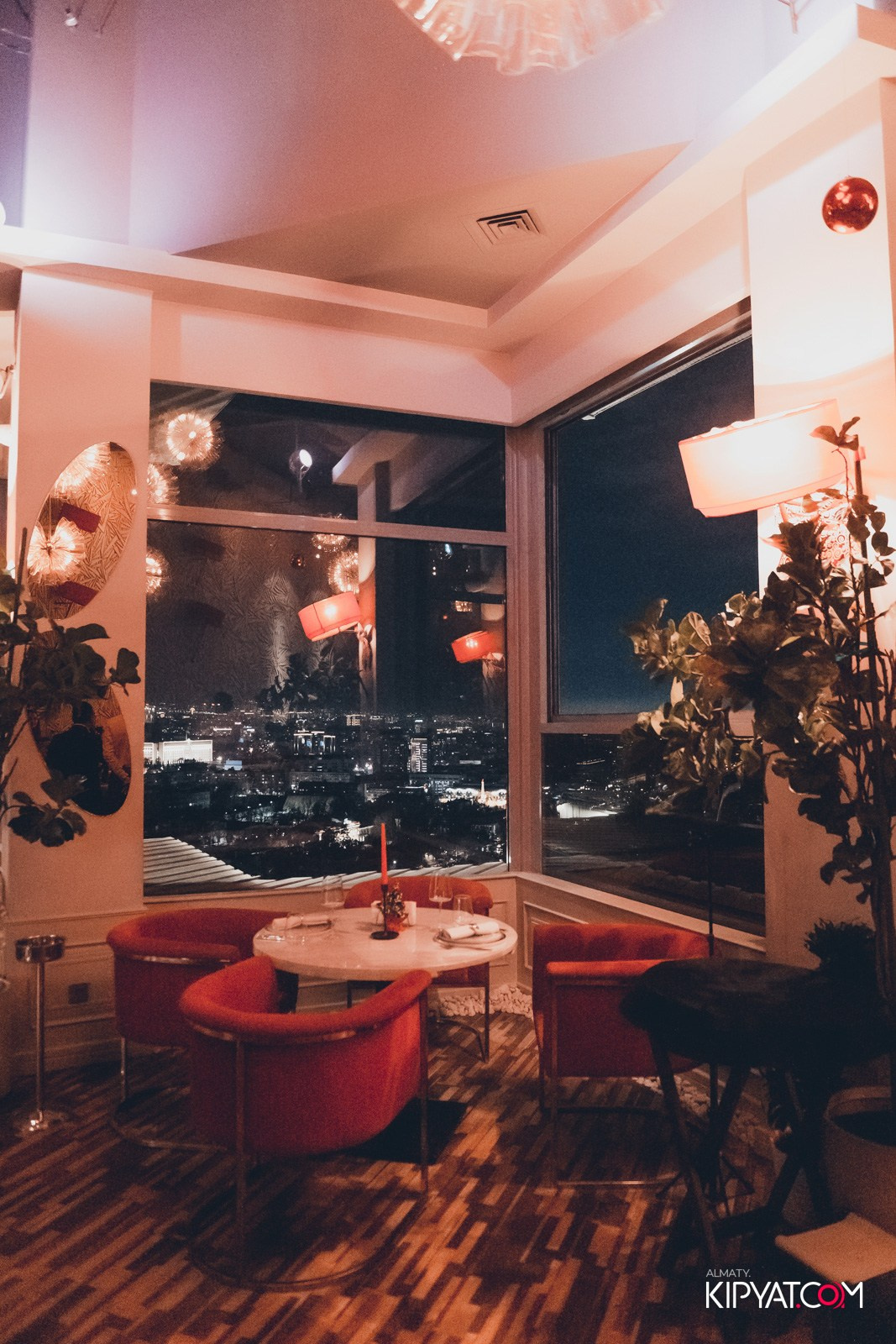 РЕСТОРАН BARFLY. КИПЯТКОМ АЛМАТЫ!