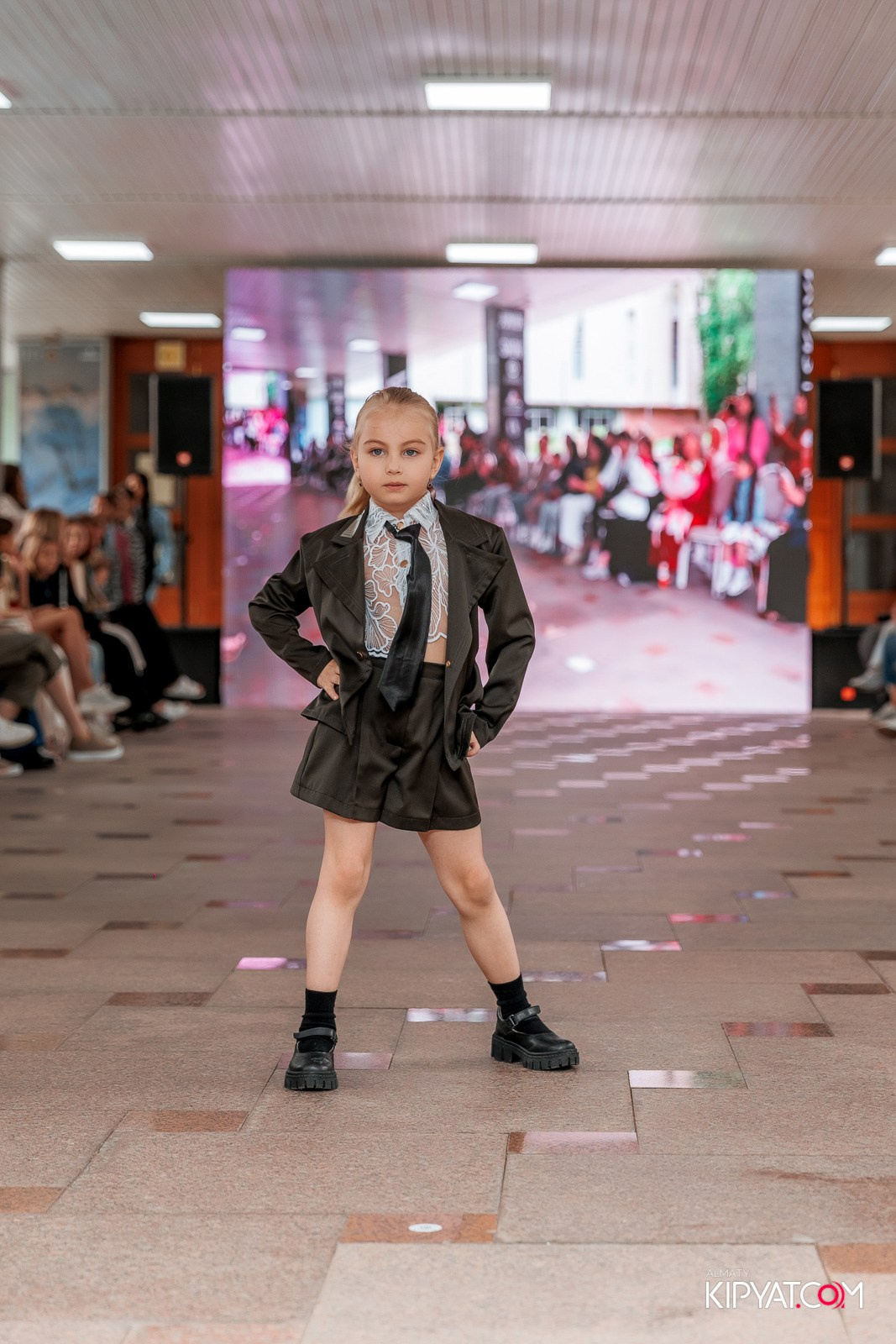 JUNIOR FASHION SHOW. КИПЯТКОМ АЛМАТЫ!