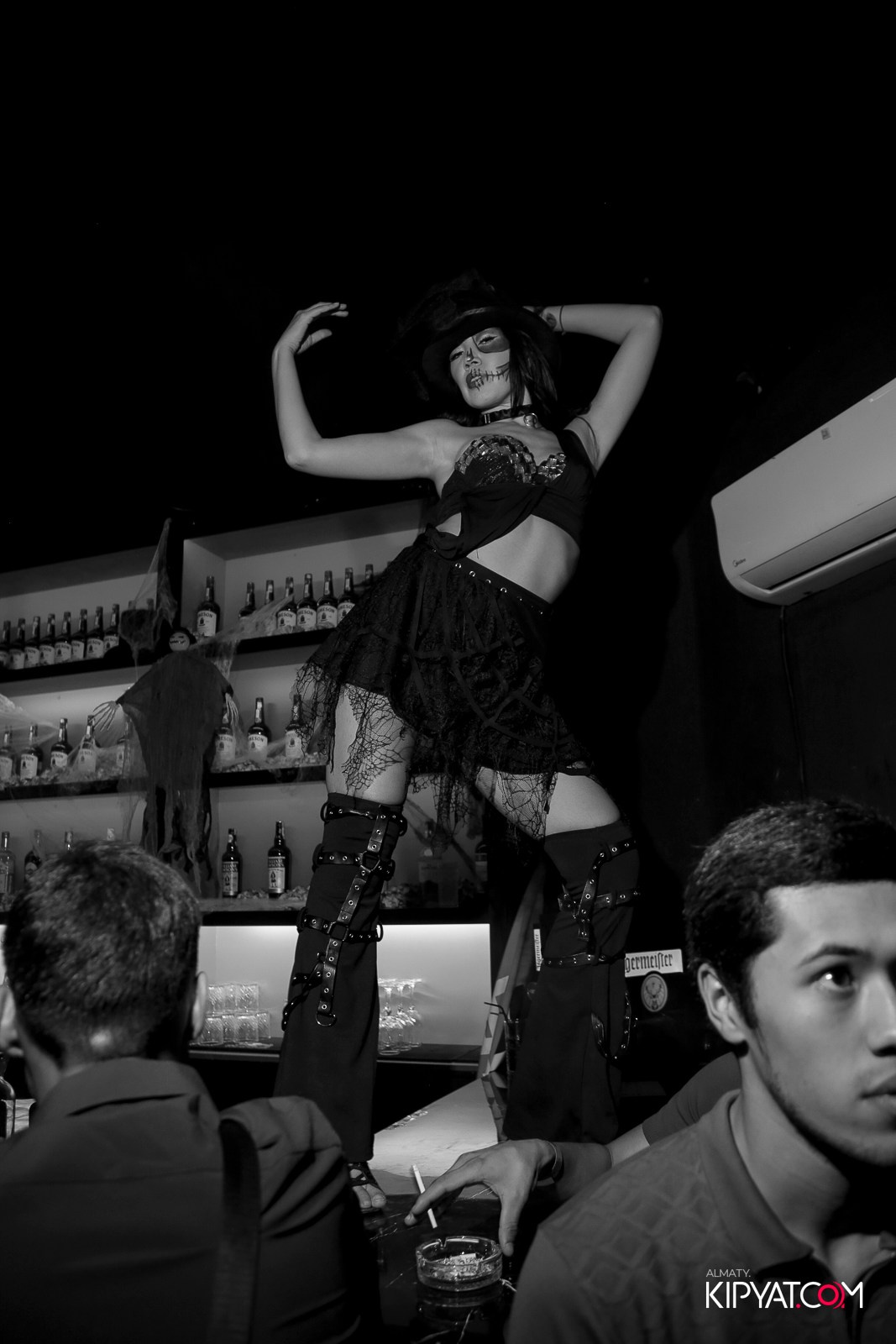 UYAT EMES BAR. КИПЯТКОМ АЛМАТЫ!