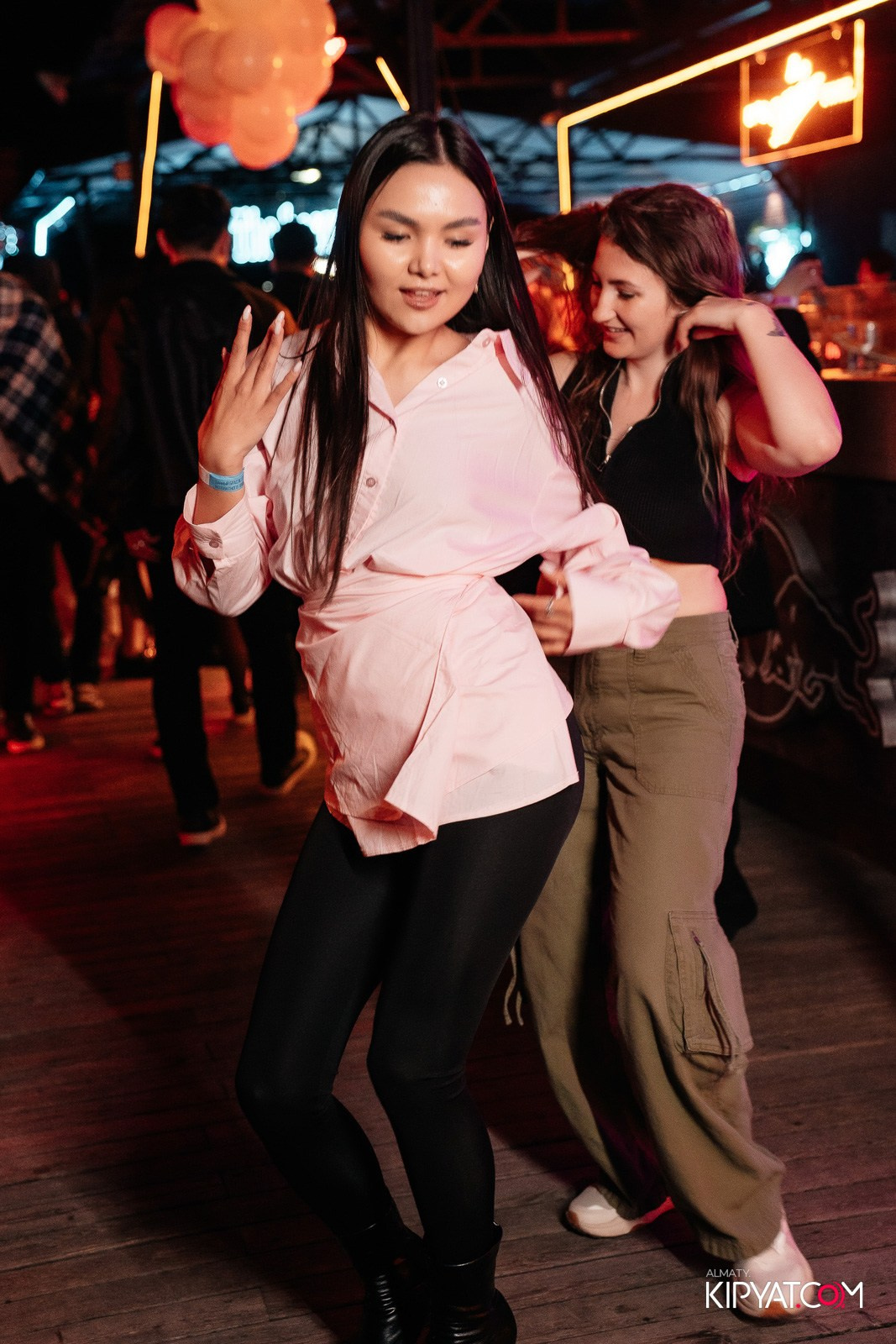 SKY BAR. КИПЯТКОМ АЛМАТЫ!