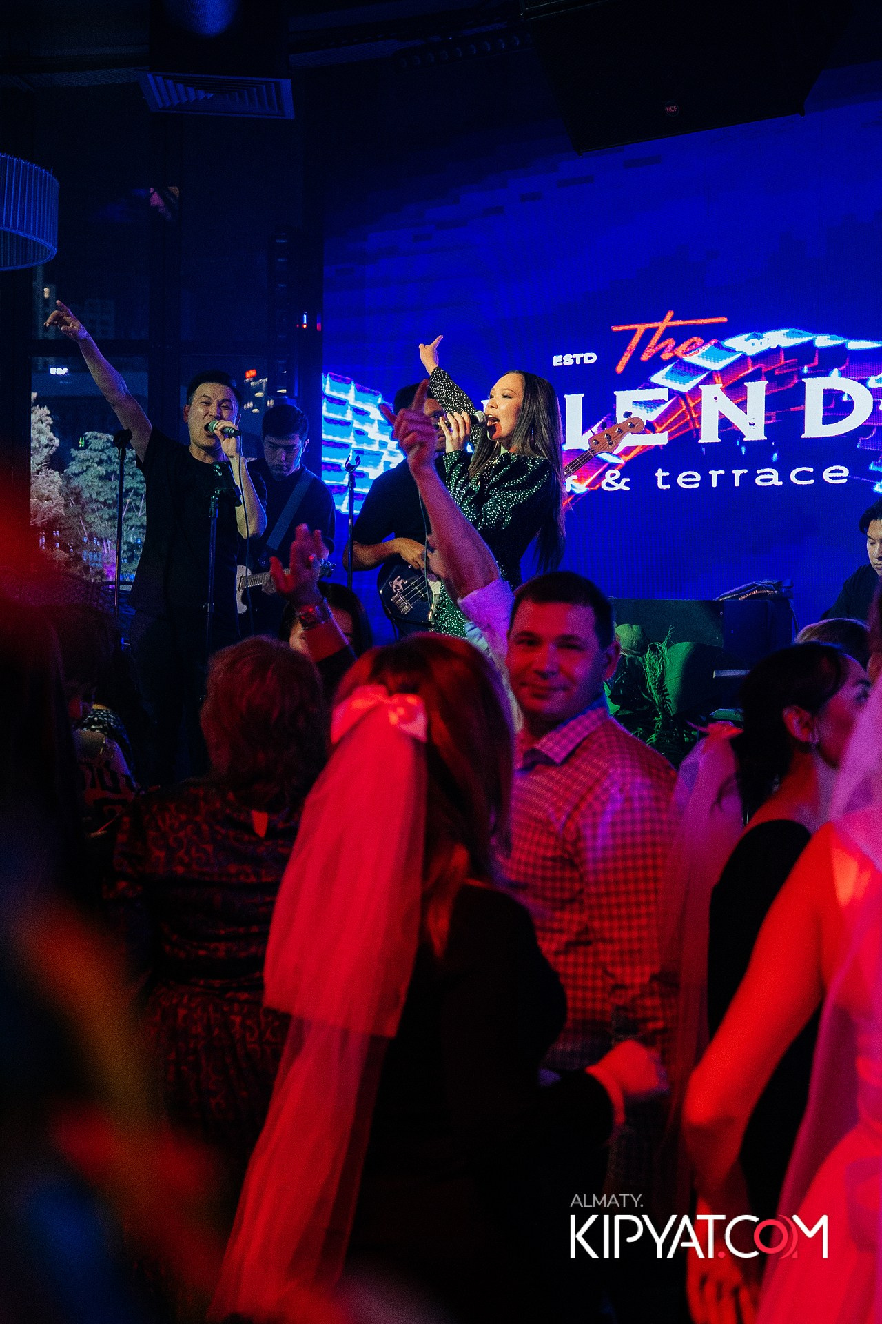 FRIENDS BAR & TERRACE. КИПЯТКОМ АЛМАТЫ! Фотосъемка мероприятий в Алматы