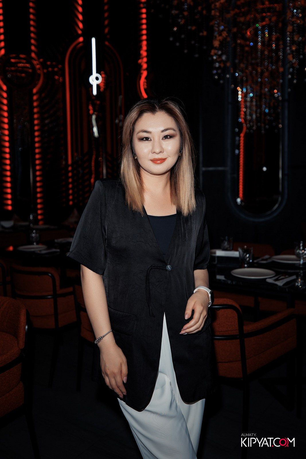 FRIENDS BAR & TERRACE. КИПЯТКОМ АЛМАТЫ!