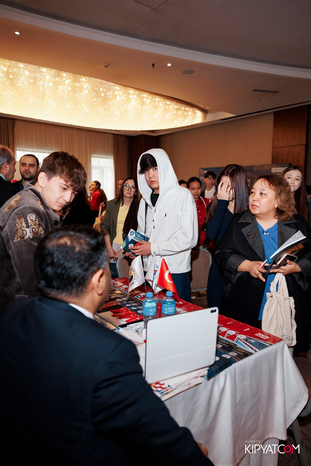 ВЫСТАВКА ТУРЕЦКИХ УНИВЕРСИТЕТОВ. КИПЯТКОМ АЛМАТЫ! Фотосъемка мероприятий в Алматы