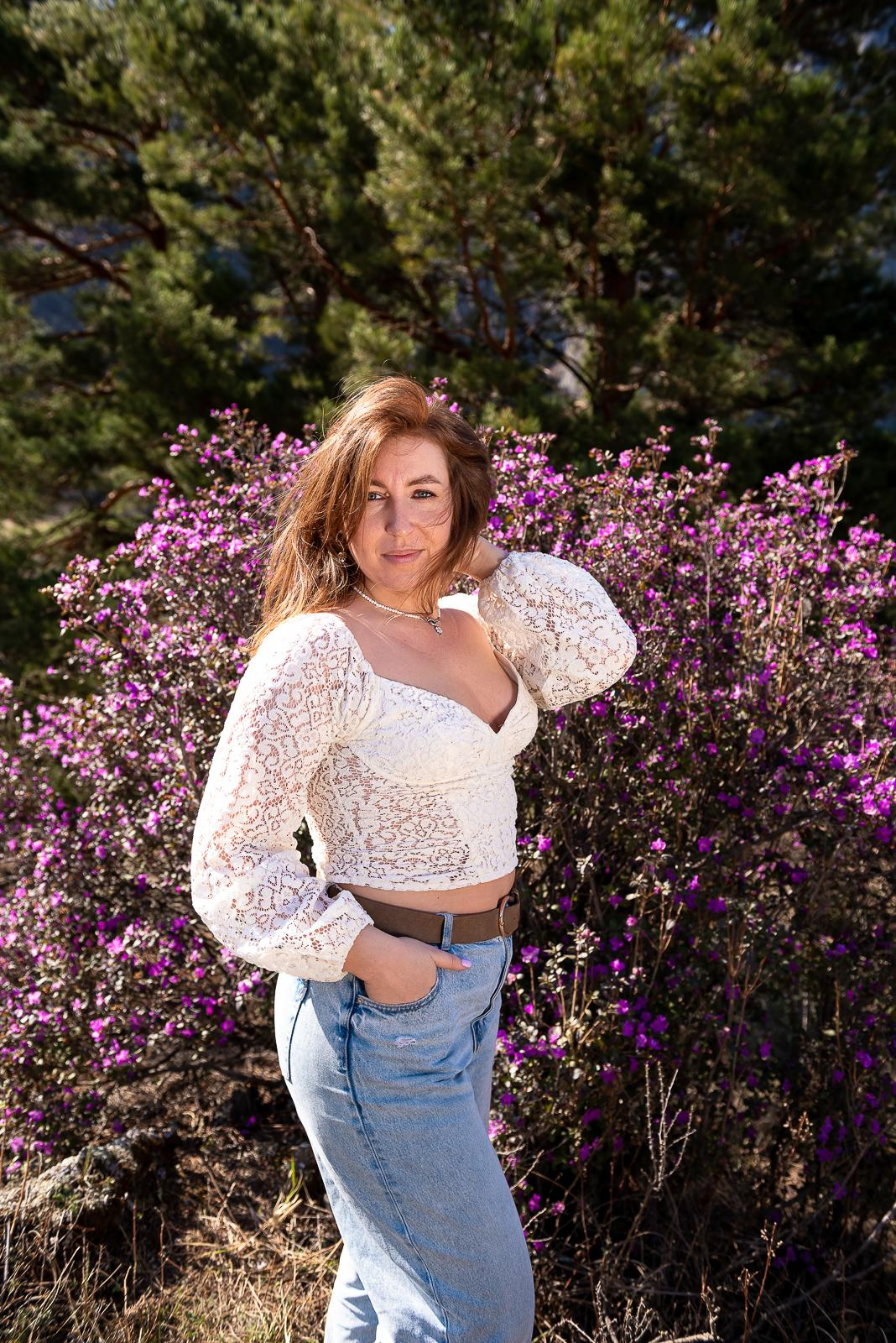 парень, девушка, алтай, гитара, фотосессия на алтае, фотосессия, уличная фотосессия, фотосессия в цветении, съёмка на природе, история любви, цветы, маральник, багульник, весна, фотограф новосибирск, фотосессия в новосибирске, love story, предсвадебная фотосессия, фотосессия для двоих, фотограф в новосибирске, фотосессия в горах, фотосессия у реки, весенняя фотосессия, путешествие на алтай, цветение багульника