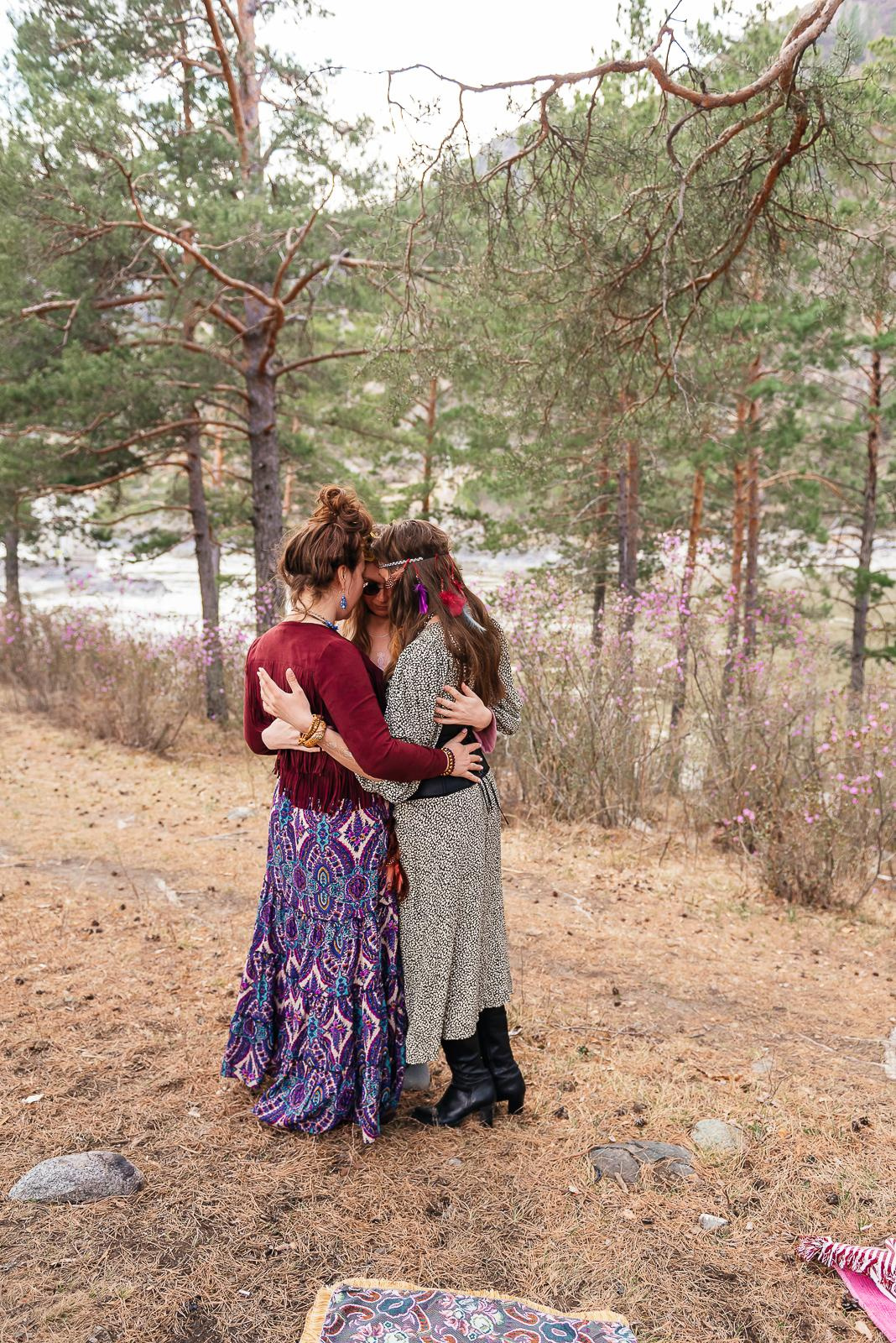 хиппи, свадьба, алтай, природа, свадьба на&nbsp;алтае, свадьба на&nbsp;природе, свадьба летом, девушки