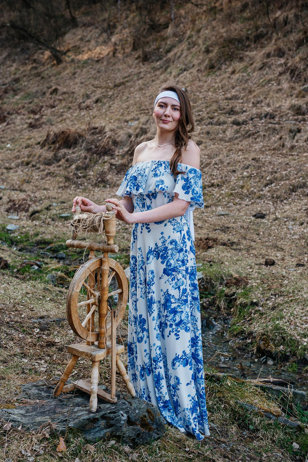 Алтай, ручей, водопад, прялка, козы, горы, утро, рассвет, весна, яблоневый сад, девушка