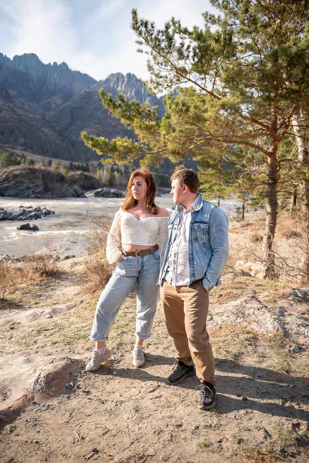 парень, девушка, алтай, гитара, фотосессия на алтае, фотосессия, уличная фотосессия, фотосессия в цветении, съёмка на природе, история любви, цветы, маральник, багульник, весна, фотограф новосибирск, фотосессия в новосибирске, love story, предсвадебная фотосессия, фотосессия для двоих, фотограф в новосибирске, фотосессия в горах, фотосессия у реки, весенняя фотосессия, путешествие на алтай