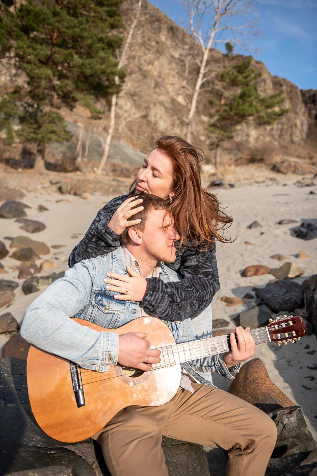 парень, девушка, алтай, гитара, фотосессия на алтае, фотосессия, уличная фотосессия, фотосессия в цветении, съёмка на природе, история любви, цветы, маральник, багульник, весна, фотограф новосибирск, фотосессия в новосибирске, love story, предсвадебная фотосессия, фотосессия для двоих, фотограф в новосибирске, фотосессия в горах, фотосессия у реки, весенняя фотосессия, путешествие на алтай