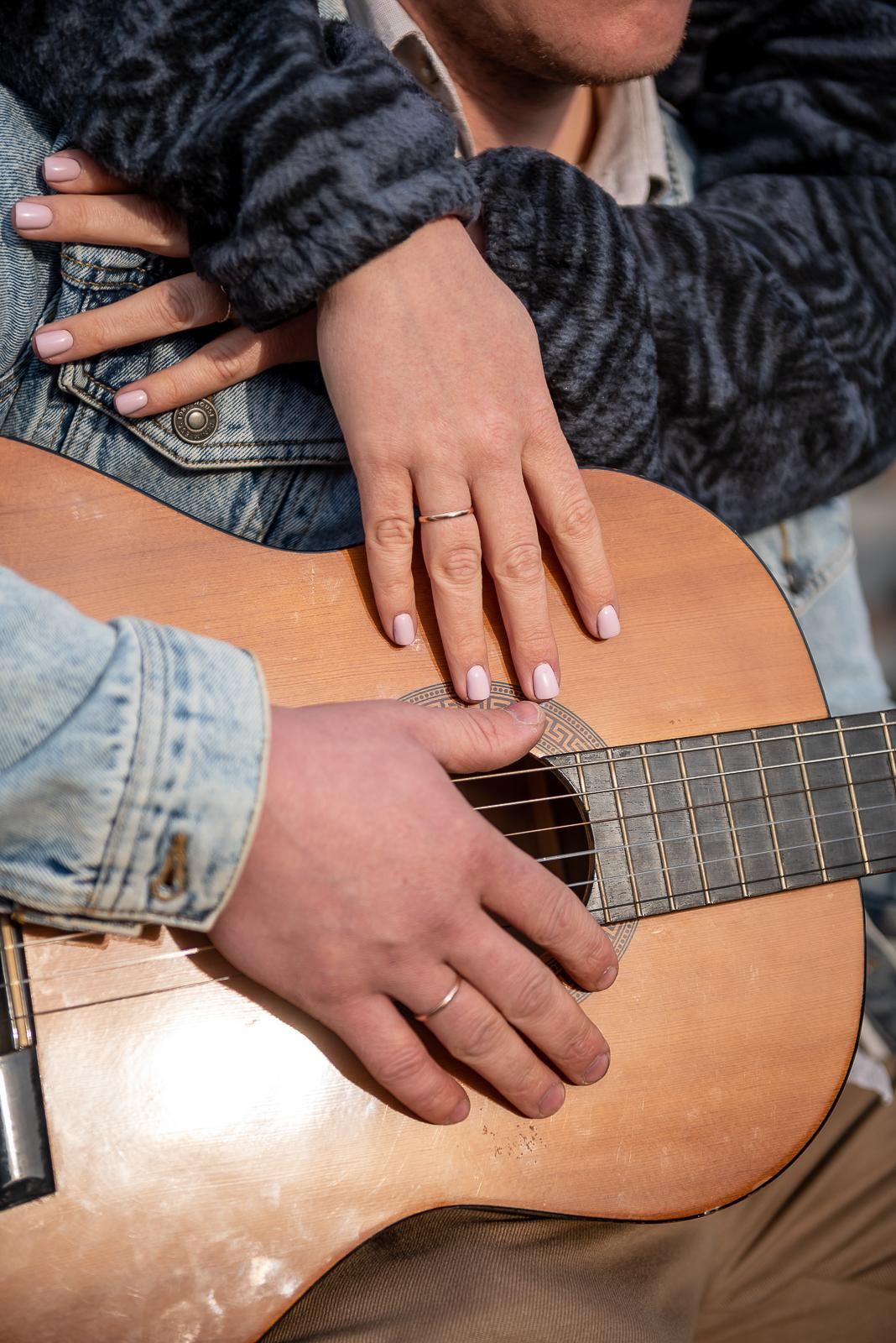 парень, девушка, алтай, гитара, фотосессия на алтае, фотосессия, уличная фотосессия, фотосессия в цветении, съёмка на природе, история любви, цветы, маральник, багульник, весна, фотограф новосибирск, фотосессия в новосибирске, love story, предсвадебная фотосессия, фотосессия для двоих, фотограф в новосибирске, фотосессия в горах, фотосессия у реки, весенняя фотосессия, путешествие на алтай