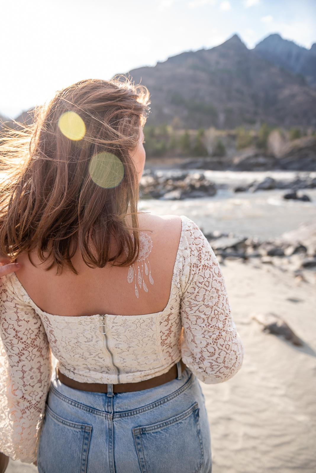 парень, девушка, алтай, гитара, фотосессия на алтае, фотосессия, уличная фотосессия, фотосессия в цветении, съёмка на природе, история любви, цветы, маральник, багульник, весна, фотограф новосибирск, фотосессия в новосибирске, love story, предсвадебная фотосессия, фотосессия для двоих, фотограф в новосибирске, фотосессия в горах, фотосессия у реки, весенняя фотосессия, путешествие на алтай, катунь
