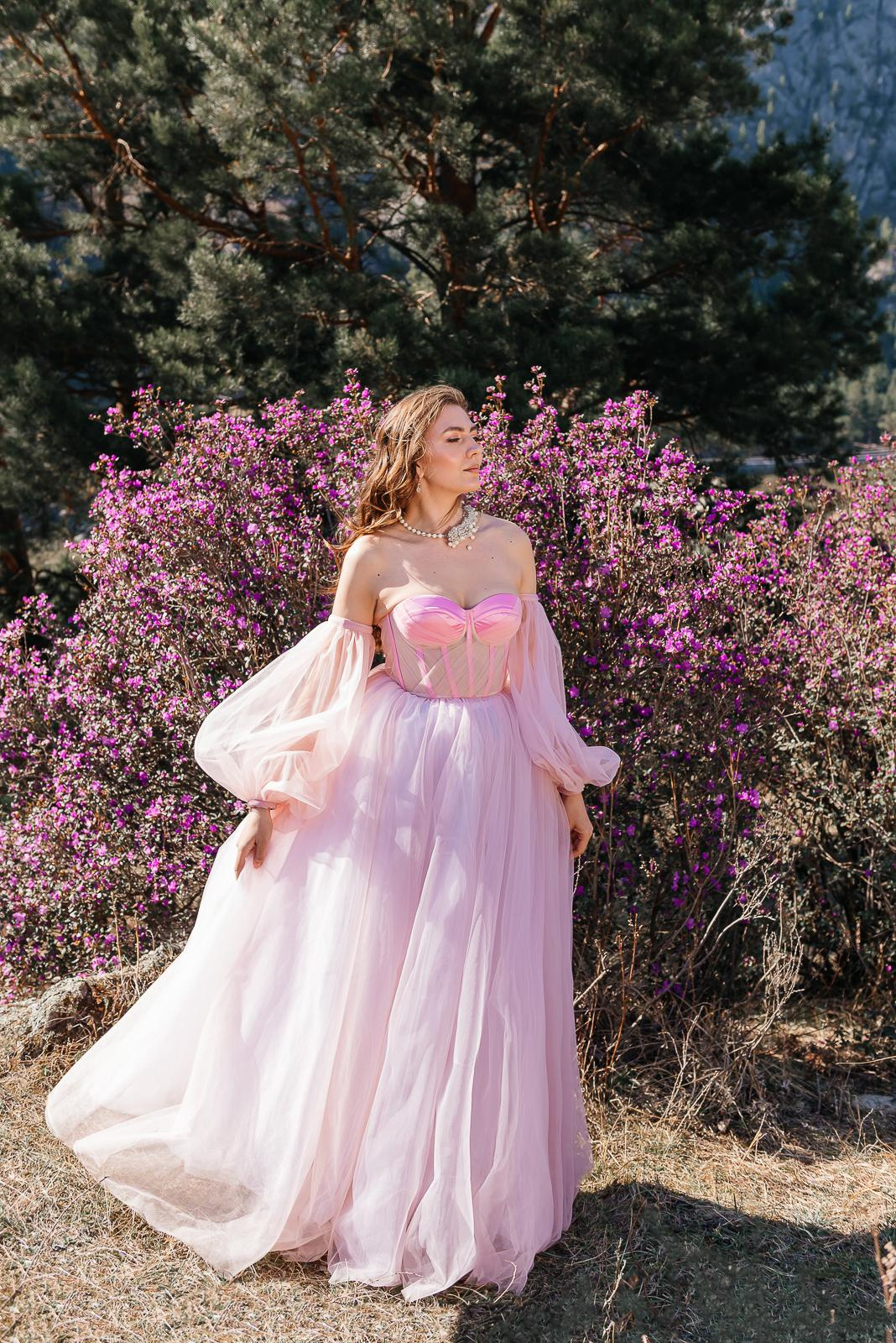 Фотосессия на Алтае, девушка, розовое платье, фотограф, фотограф в новосибирске, фотограф новосибирск, фотосессия новосибирск, заказать фотографа в новосибирске, портретный фотограф новосибирск, женский фотограф новосибирск, фотосессия на природе, фотосессия летом, летняя фотосессия, фотосессия в горах