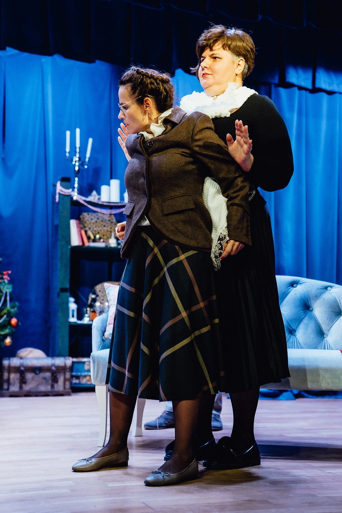 Театр Дом 8 Любящих женщин. Главная