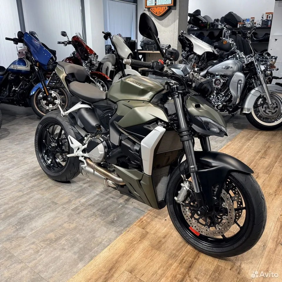 Ducati Streetfighter V2, 2023. Hello Davidson, Москва. Только хорошие мотоциклы…