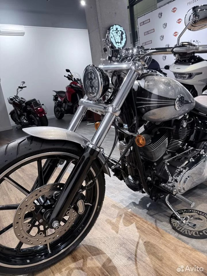 Купить Harley-Davidson HD Breakout ABS (Hard Candy Custom) (Softail/Dyna) — подробнее на сайте. Hello Davidson, Москва. Только хорошие мотоциклы…
