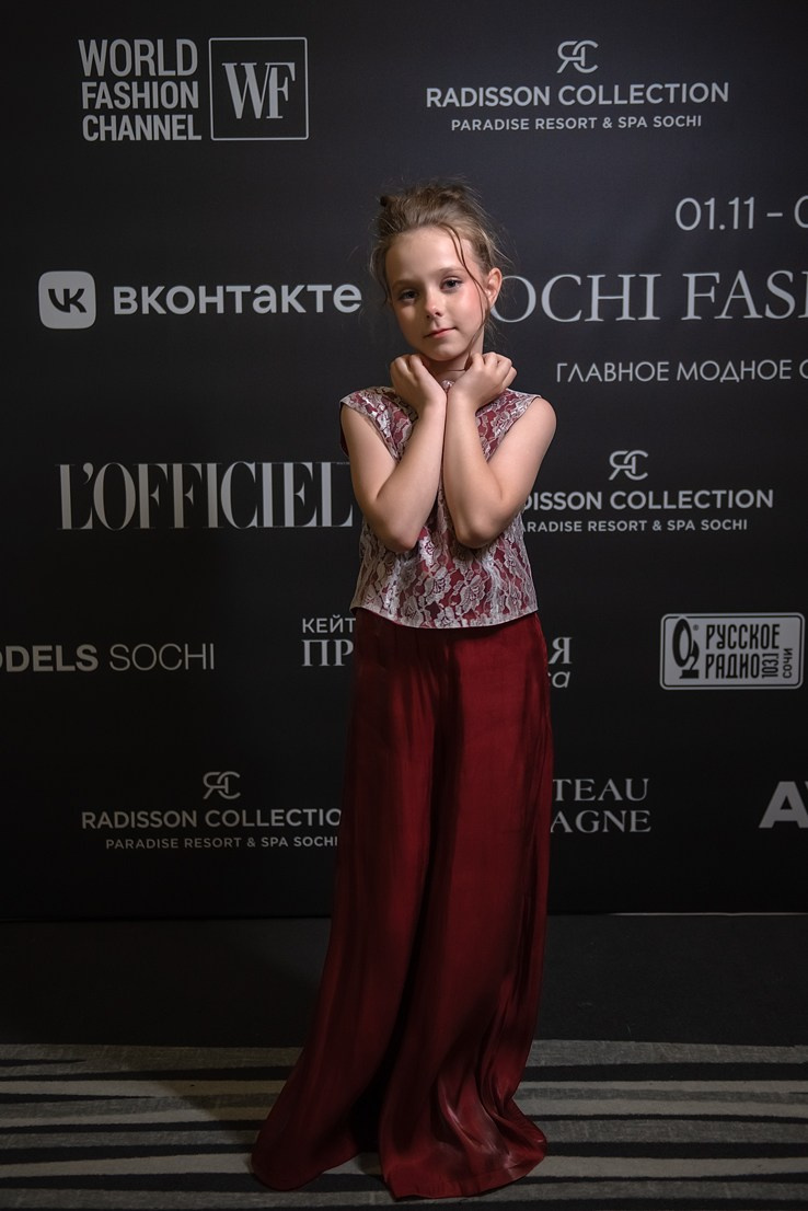 SochiFashionWeek2024 дизайнер Анохина Светлана. Семейный и коммерческий фотограф в Сочи Александр Бодунов