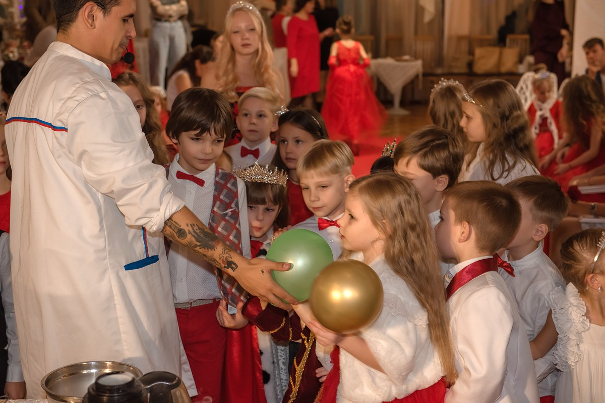 Выпускной в детской школе моделей HAPPYkids 2024. Семейный и коммерческий фотограф в Сочи Александр Бодунов