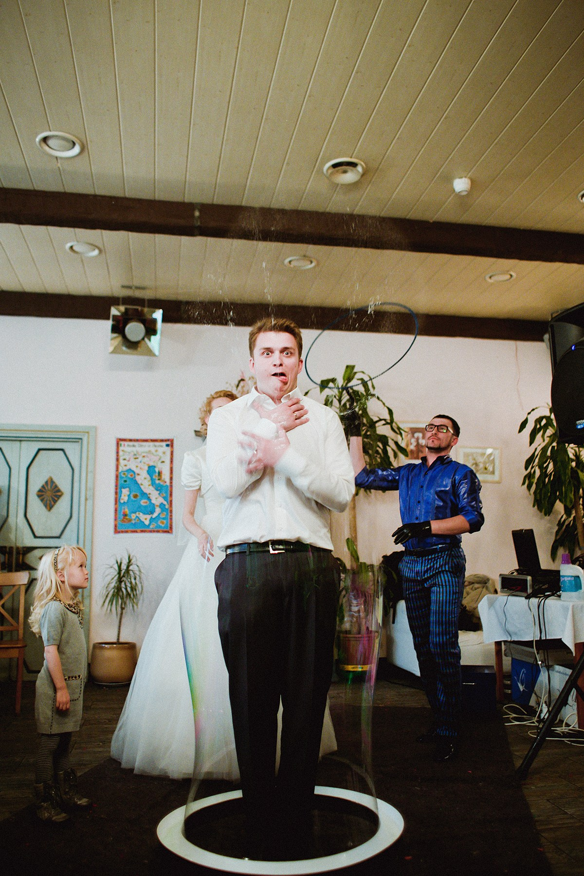 Свадебная прогулка Алекса и Даши. Фотограф крещение венчание в Петербурге! Помогает подобрать храм и посоветовал душевного батюшку в СПб