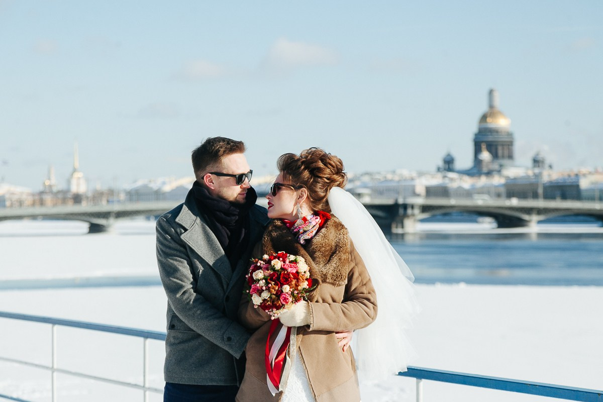 Зимняя свадебная фотосъемка в Санкт-Петербурге. Фотограф крещение венчание в Петербурге! Помогает подобрать храм и посоветовал душевного батюшку в СПб