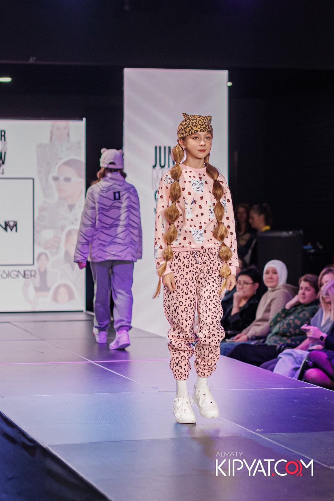 JUNIOR MODELS SHOW В РАМКАХ БЛАГОТВОРИТЕЛЬНОГО ПРОЕКТА МОДА ЗА СЧАСТЬЕ ДЕТЕЙ. КИПЯТКОМ АЛМАТЫ!