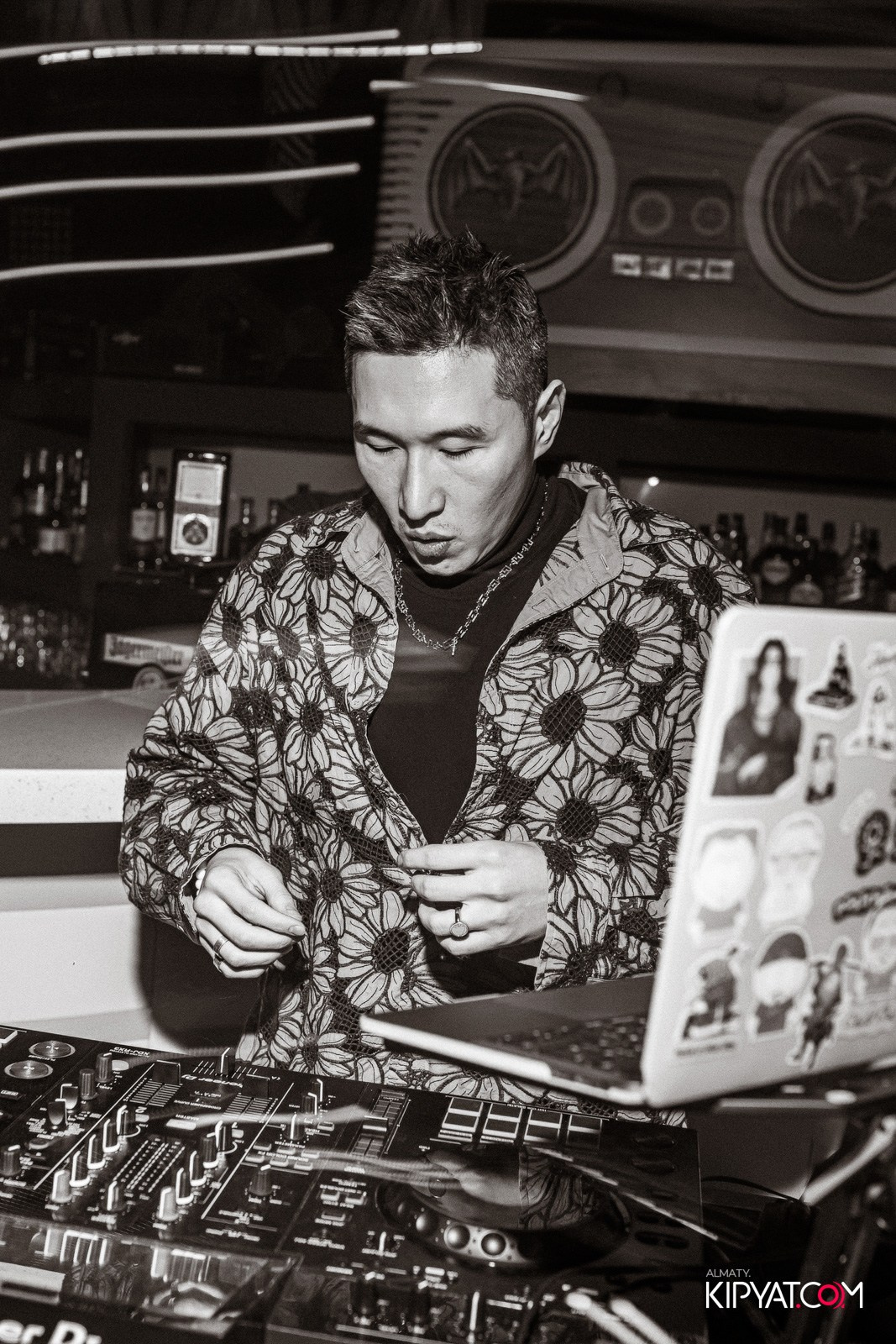 SANTA RAVE В НОЧНОМ КЛУБЕ SANTA BARBARA. КИПЯТКОМ АЛМАТЫ!