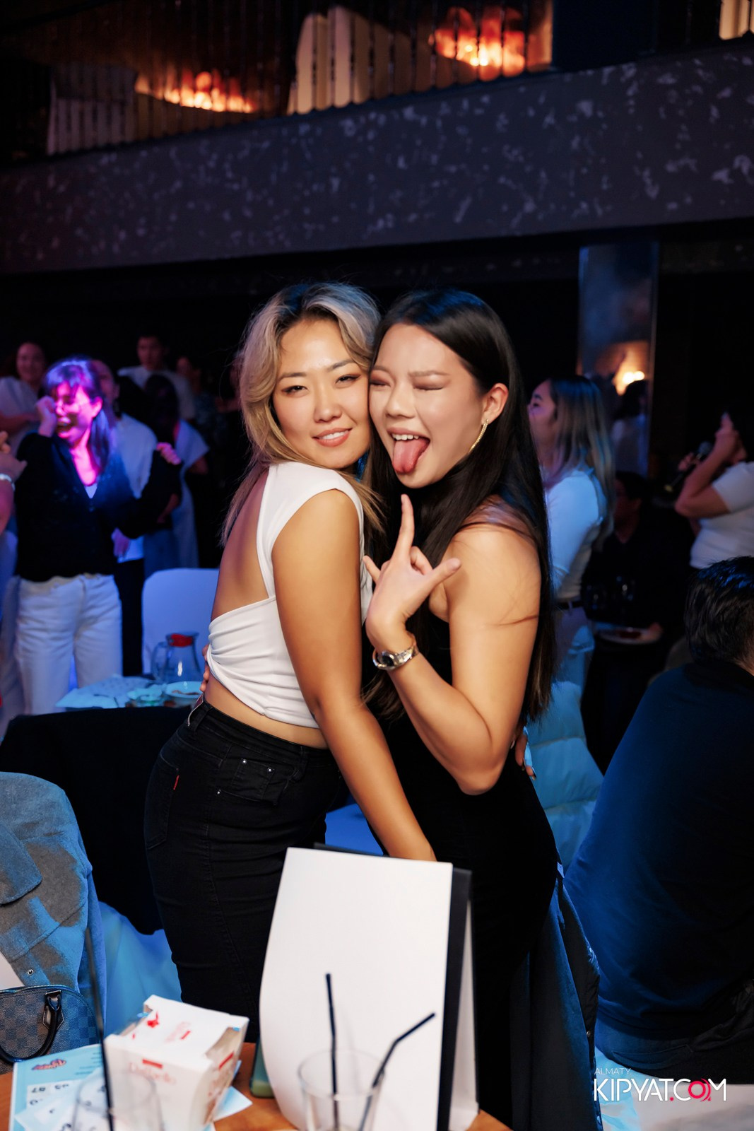 МУЗЫКАЛЬНОЕ ЛОТО В HIT RETRO. КИПЯТКОМ АЛМАТЫ!