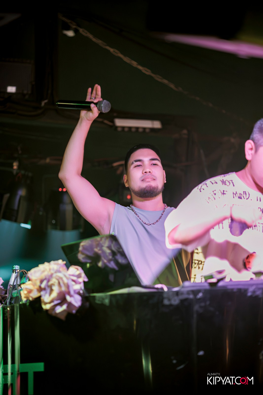 UYAT EMES BAR. КИПЯТКОМ АЛМАТЫ!