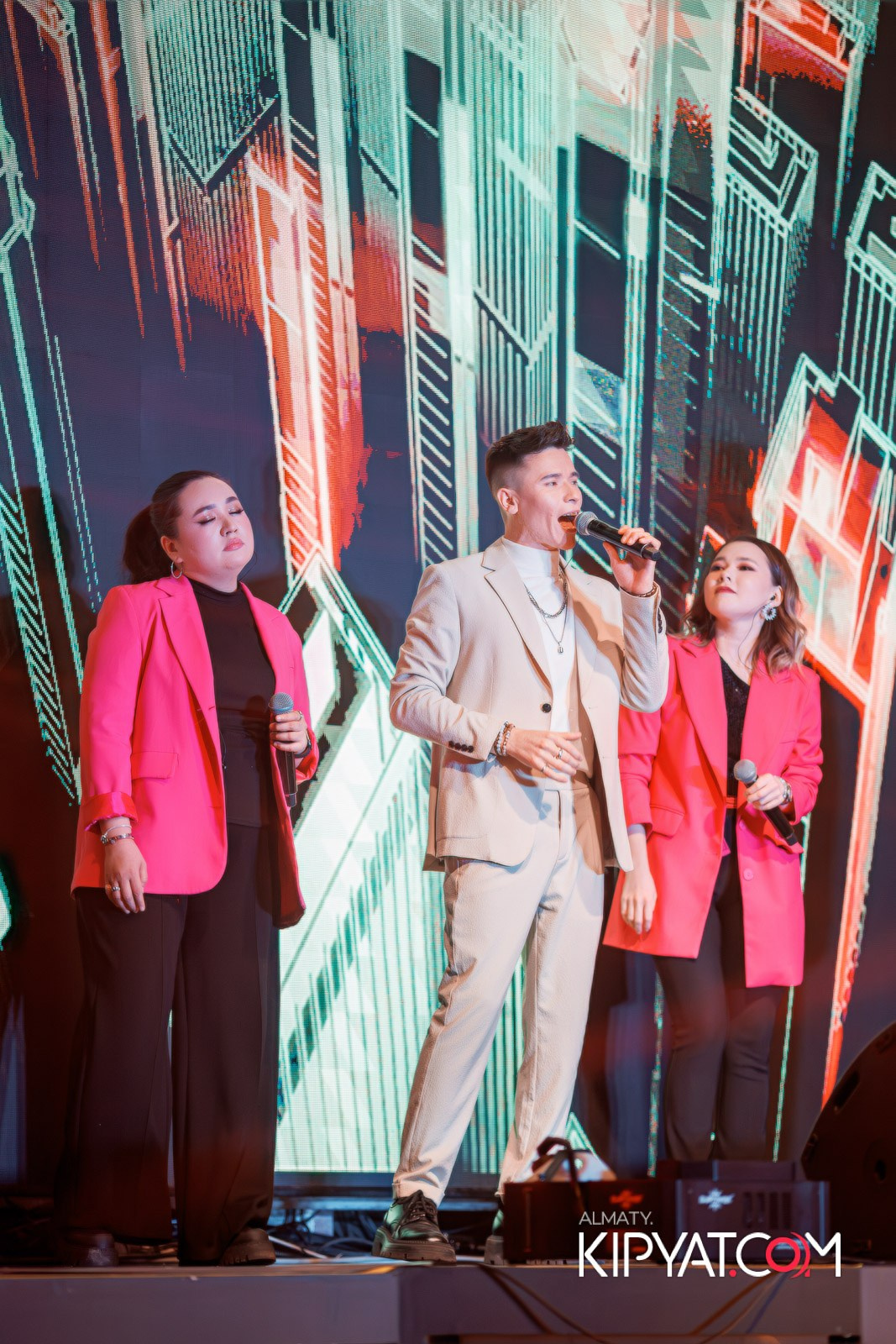 SANTA BARBARA — МЮЗИКЛ ДЖУЛИЯ. КИПЯТКОМ АЛМАТЫ!