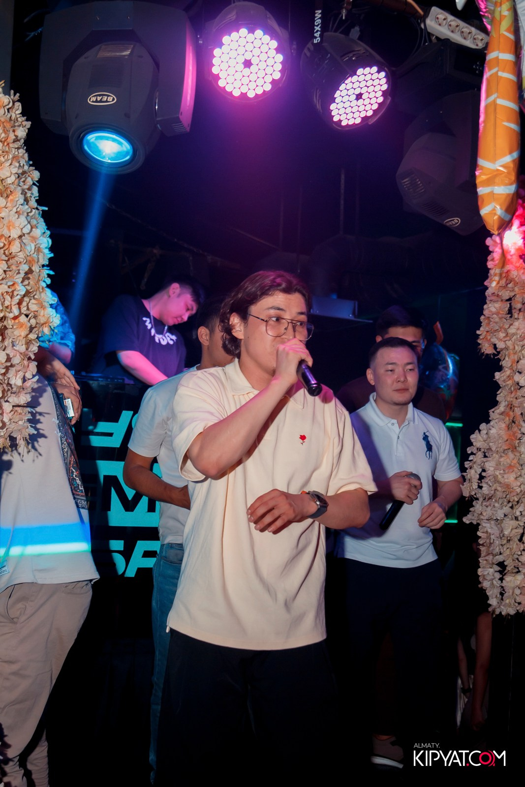 UYAT EMES BAR. КИПЯТКОМ АЛМАТЫ!