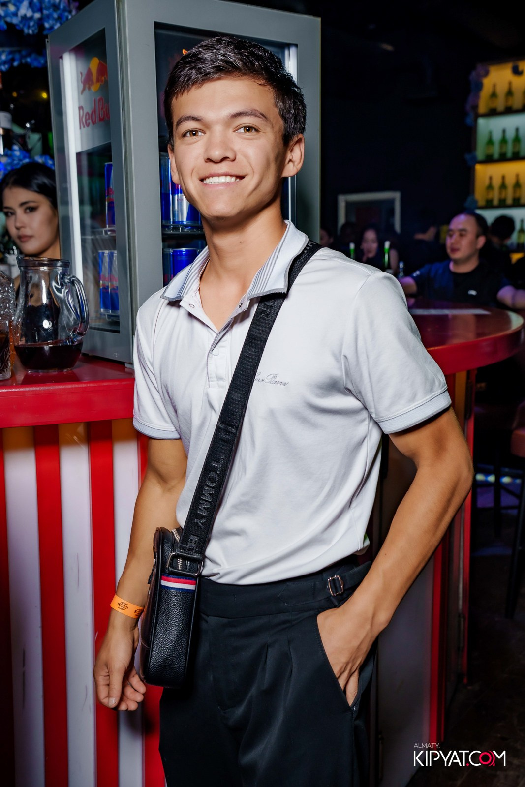 UYAT EMES BAR. КИПЯТКОМ АЛМАТЫ!